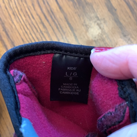 Outdoor Research Kids' Sensor Gloves, size 6 - Picture 6 of 15